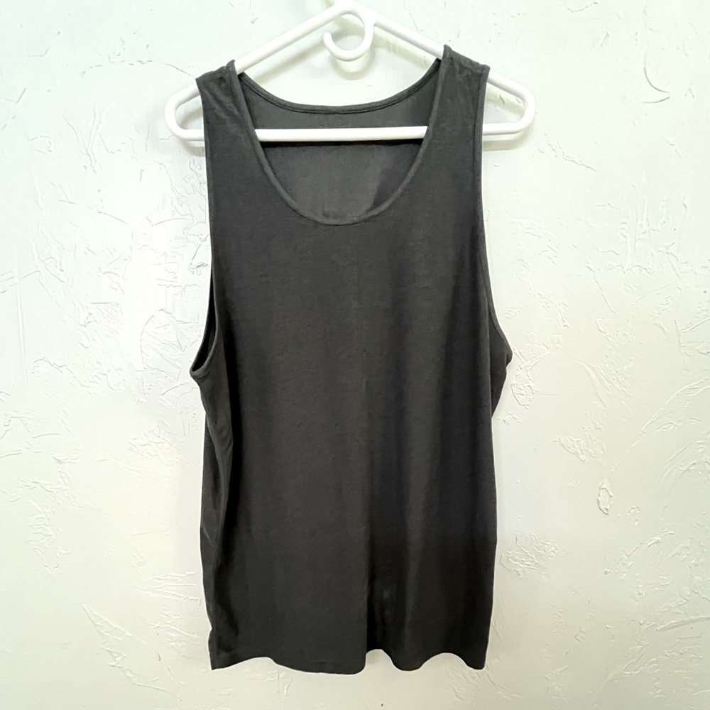 Vuori Strato Tech tank top